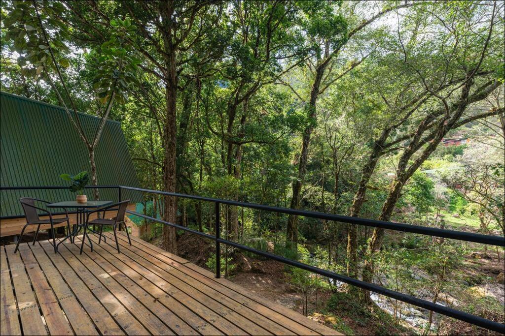 Unicorn Lodge: Direct Riverfront : Unique Experience San Gerardo de Dota Eksteriør billede