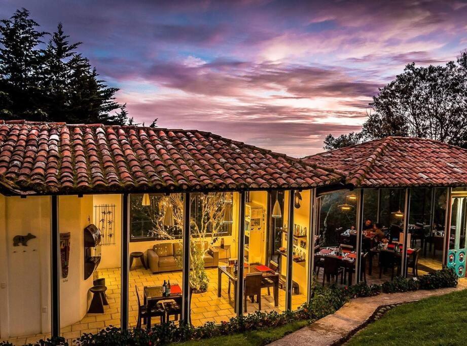 Unicorn Lodge: Direct Riverfront : Unique Experience San Gerardo de Dota Eksteriør billede