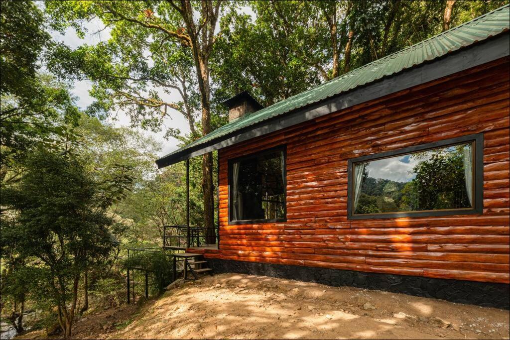 Unicorn Lodge: Direct Riverfront : Unique Experience San Gerardo de Dota Eksteriør billede